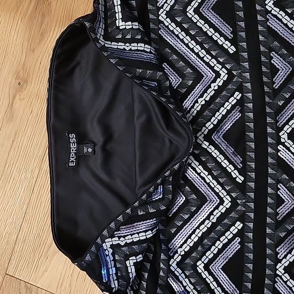 3/$15 Express skirt - Picture 3 of 3